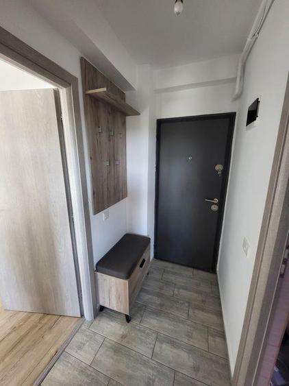 Garsonieră decomandată în Valea Adâncă