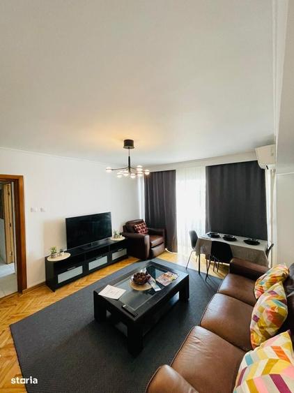 Apartament cu 3 camere decomandat în Decebal