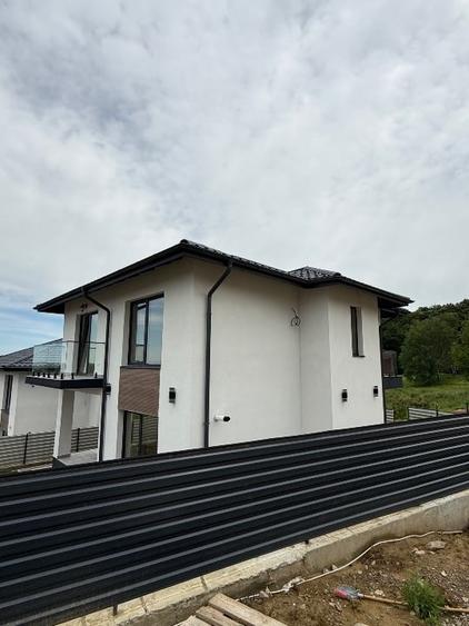Casă individuală cu 4 camere cu Teren 400 Mp în Bârnova
