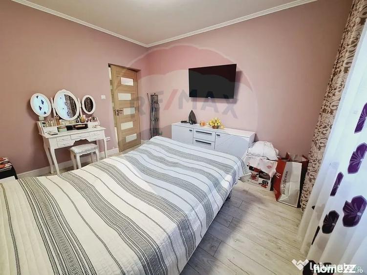 Casă cu 5 camere cu Teren 2100 Mp în Hidiș