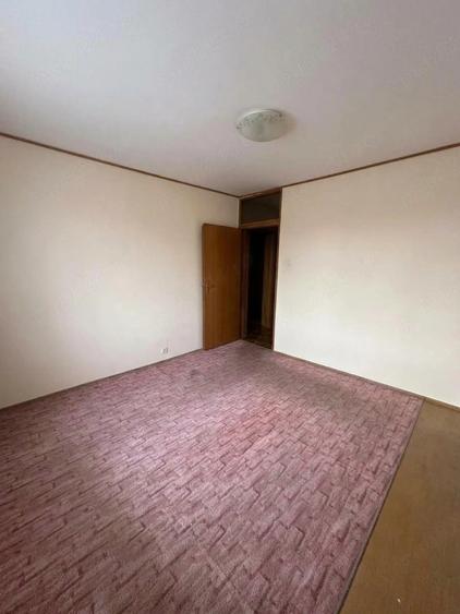 Apartament cu 2 camere decomandat în Eremia