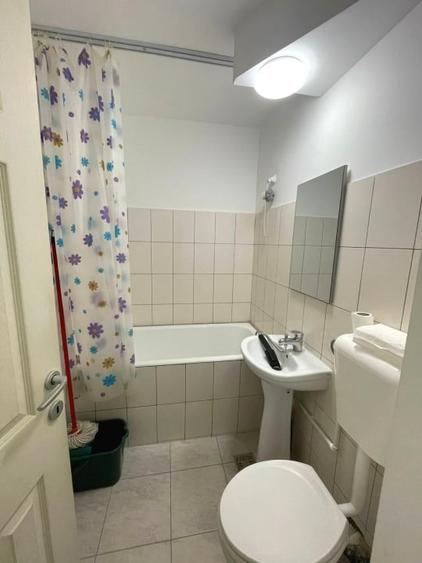 Apartament cu 2 camere semidecomandat, mobilat în Baza 3