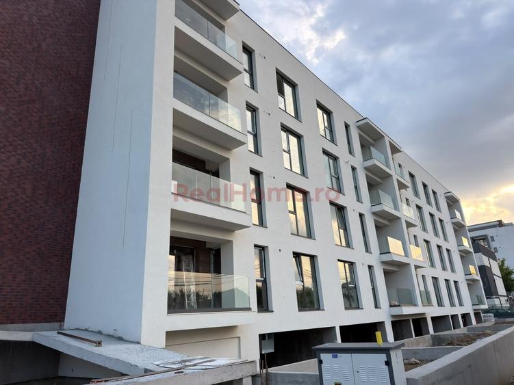 Apartament cu 3 camere decomandat în 1 Decembrie 1918