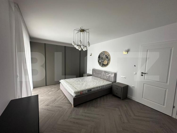 Apartament cu 3 camere semidecomandat, mobilat în Sud
