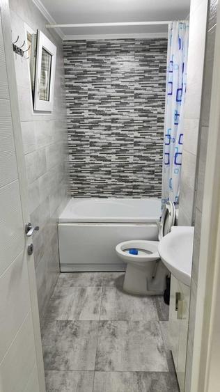 Apartament cu 3 camere semidecomandat în Exterior Vest