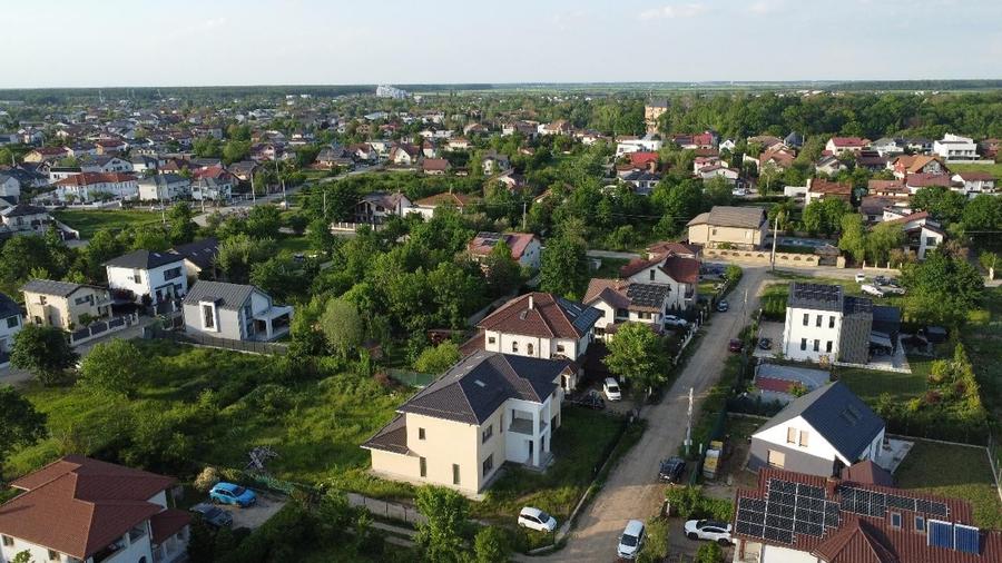 Casă individuală cu 5 camere cu Teren 1600 Mp în Mogoșoaia