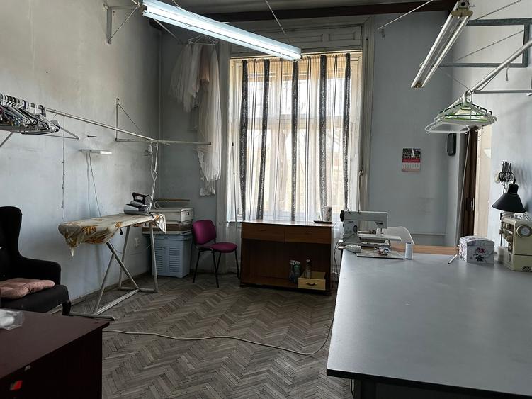 Apartament cu 4 camere semidecomandat în Ultracentral