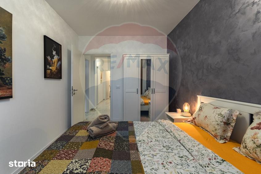 Apartament cu 3 camere decomandat în Tractorul