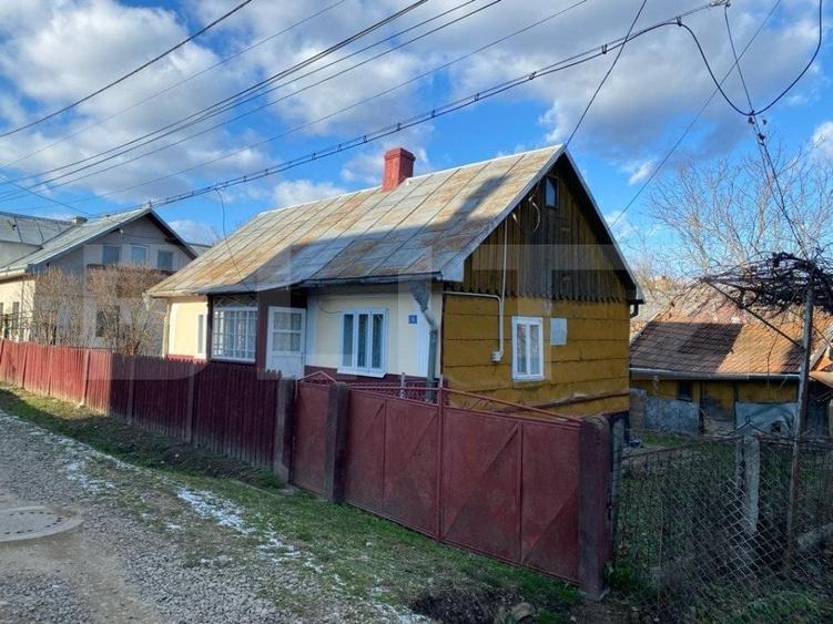 Casă individuală cu 3 camere cu Teren 1048 Mp în Siret