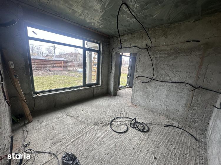 Casă cu 5 camere cu Teren 242 Mp în Ștefăneștii de Jos