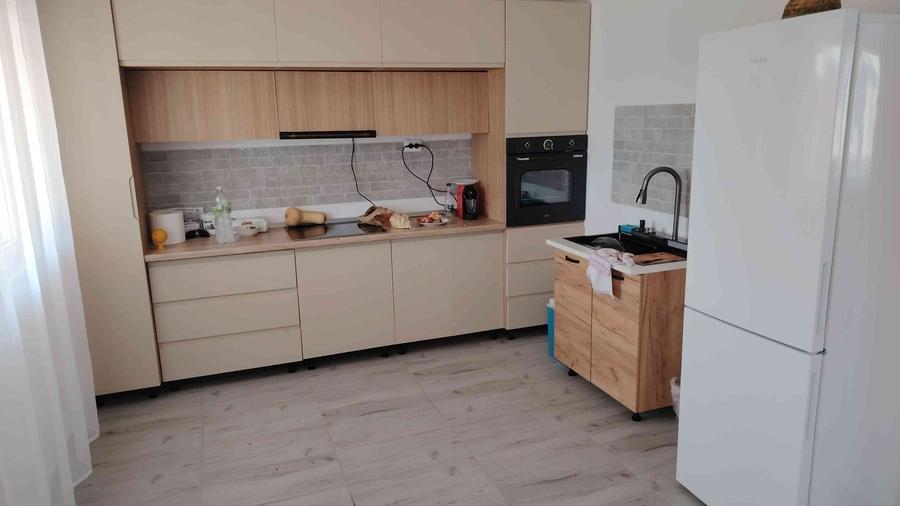 Casă cu 3 camere în Pecineaga