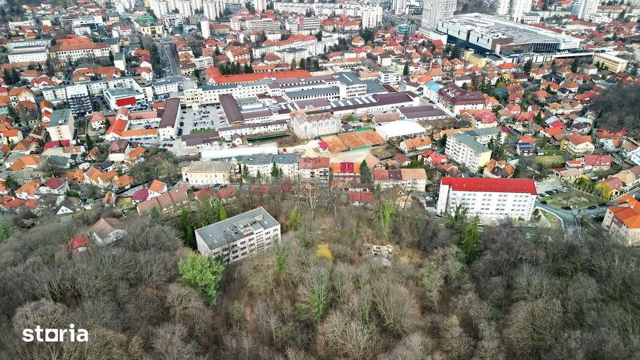 Teren de 10403 mp, în Centrul Civic