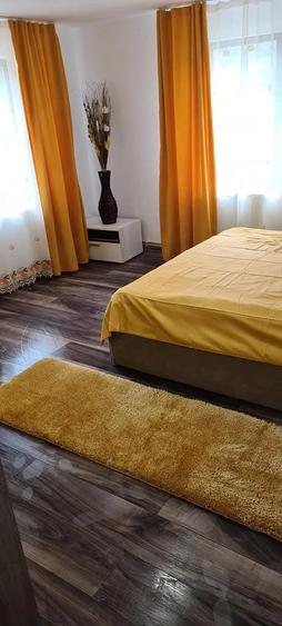 Casă cu 7 camere cu Teren 820 Mp în Central