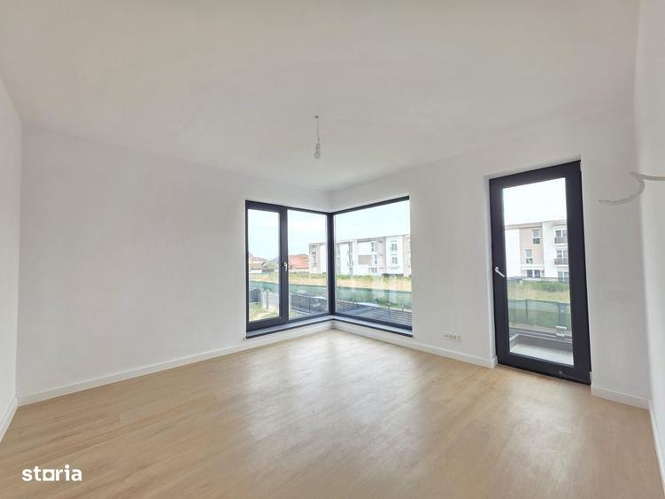 Casă cu 4 camere cu Teren 335 Mp în IAR