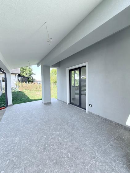 Casă individuală cu 4 camere cu Teren 400 Mp în Central