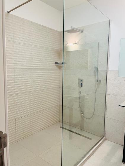 Apartament cu 5 camere decomandat în Primăverii