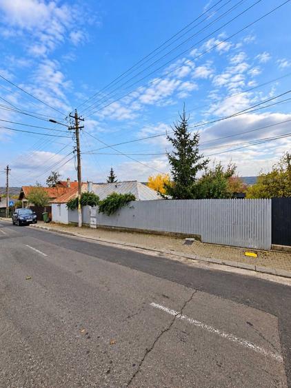 Casă cu 4 camere cu Teren 599 Mp în Central