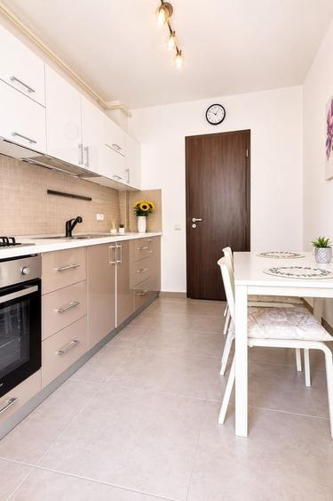 Apartament cu 2 camere decomandat, mobilat în Nord-Est