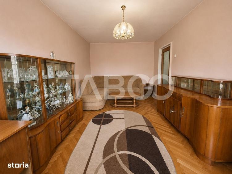 Apartament cu 3 camere decomandat în Terezian