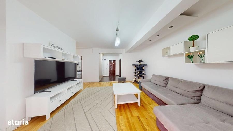 Apartament cu 3 camere semidecomandat în Turnișor
