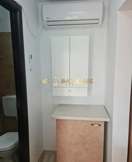 Apartament cu 2 camere decomandat, mobilat în Victoriei
