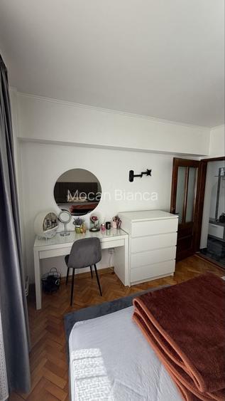 Apartament de inchiriat cu 2 camere, decomandat, etajul 1, str. Victoriei, balcon inchis, 52 mp