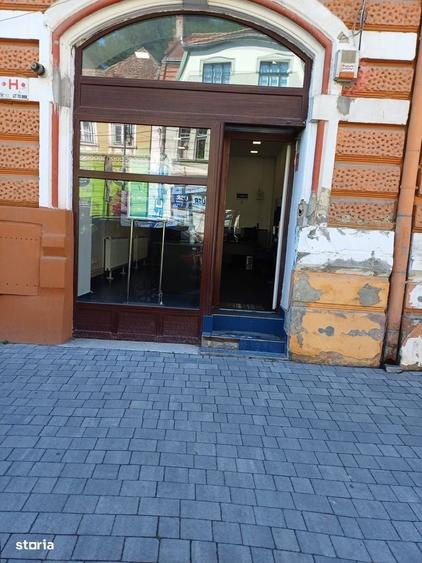 Spațiu comercial, de 26 mp, în Central