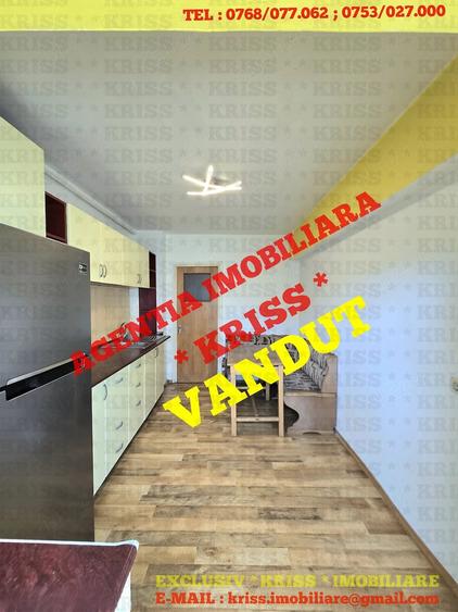 Apartament cu 3 camere decomandat în Găvana