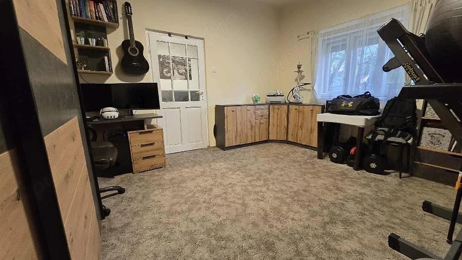 Casă cu 3 camere cu Teren 1550 Mp în Central
