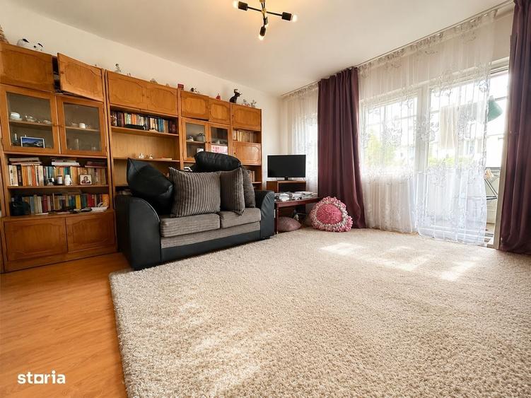 Apartament cu 3 camere decomandat în Noua