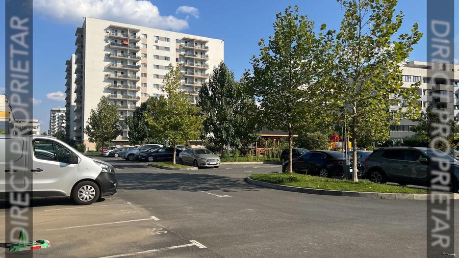 Garsonieră decomandată în Vest