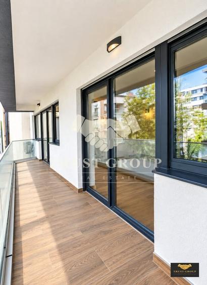 Apartament cu 3 camere decomandat în Polonă