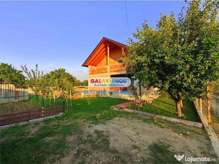 Casă cu 10 camere cu Teren 560 Mp în Clinceni