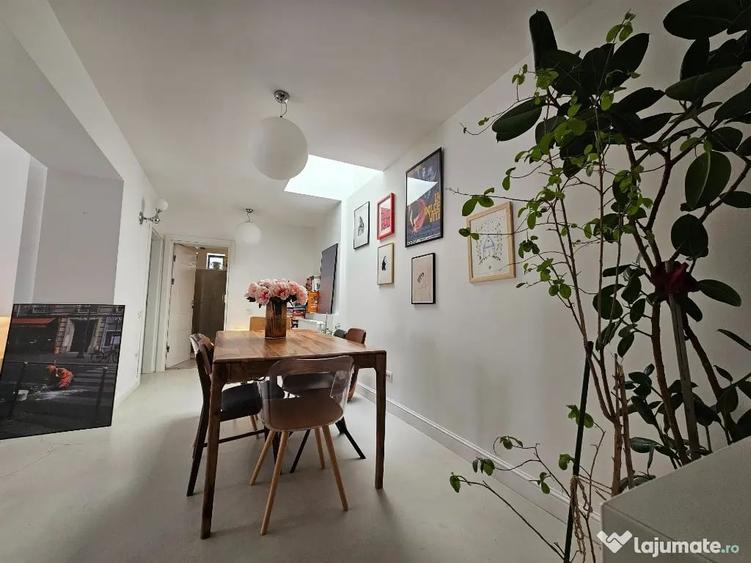 Apartament cu 3 camere semidecomandat, mobilat în Victoriei