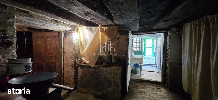 Casă cu 4 camere cu Teren 1093 Mp în Apold