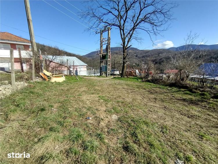 Teren de 2500 mp, în Central