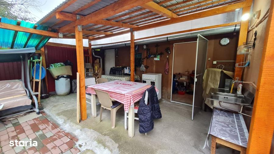 Casă cu Teren 200 Mp în Central