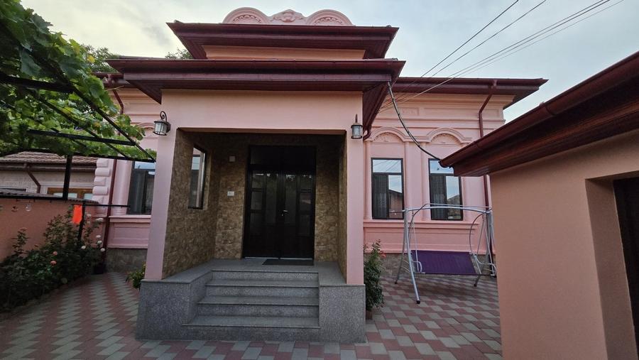 Casă individuală cu 3 camere cu Canalizare în Central