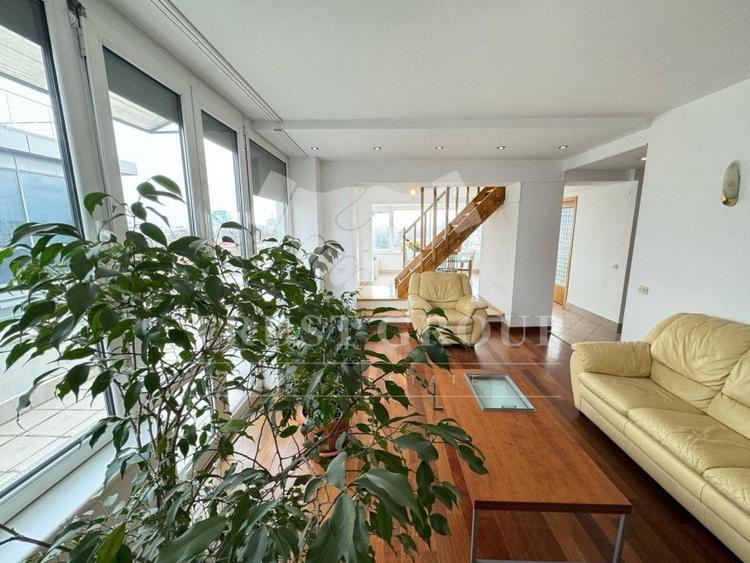 Penthouse cu 3 camere, mobilat în Clucerului
