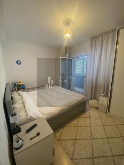 Apartament cu 3 camere semidecomandat, mobilat în Metalurgiei