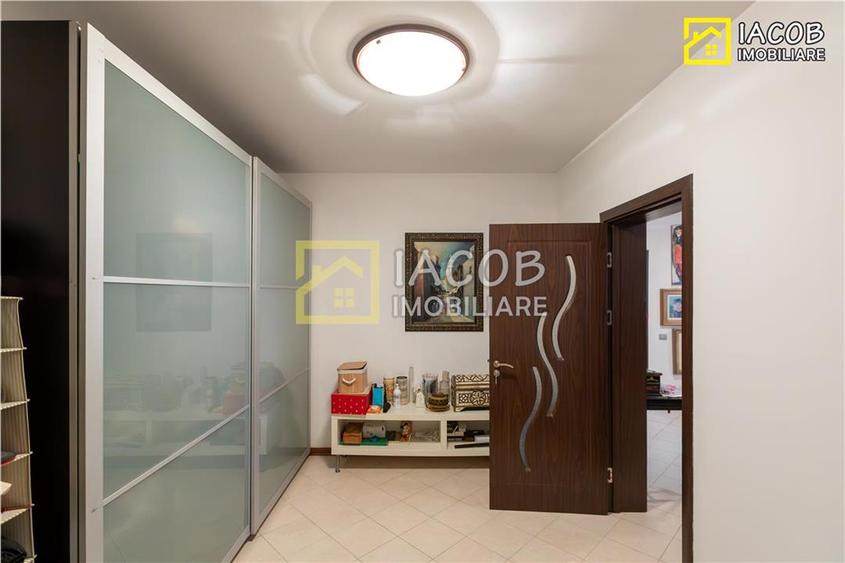 Apartament cu 4 camere decomandat, mobilat în 9 Mai