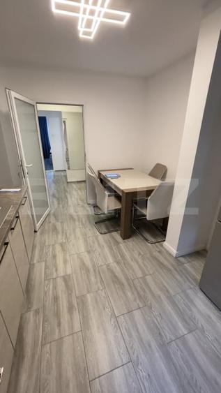 Apartament cu 3 camere decomandat, mobilat în Central