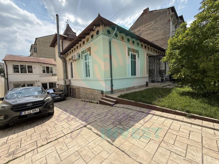 Casă individuală cu 15 camere cu Canalizare în Cișmigiu