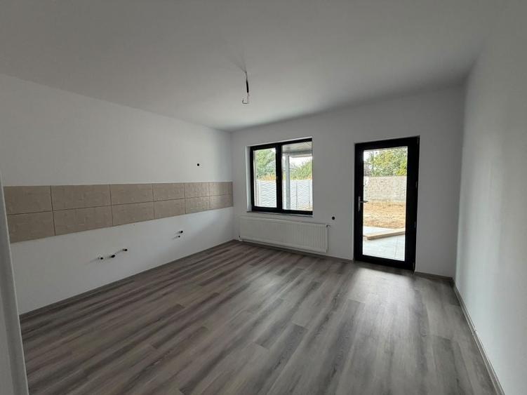 Casă cu 4 camere în Făcăi