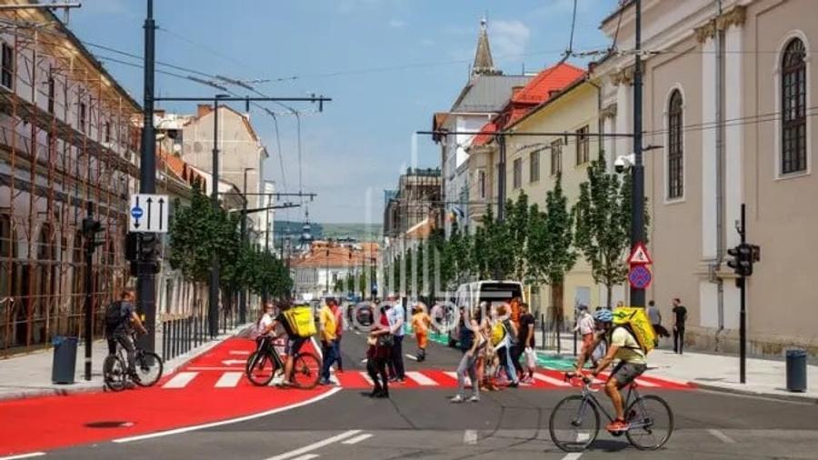 Birou, de 90 mp, în Central