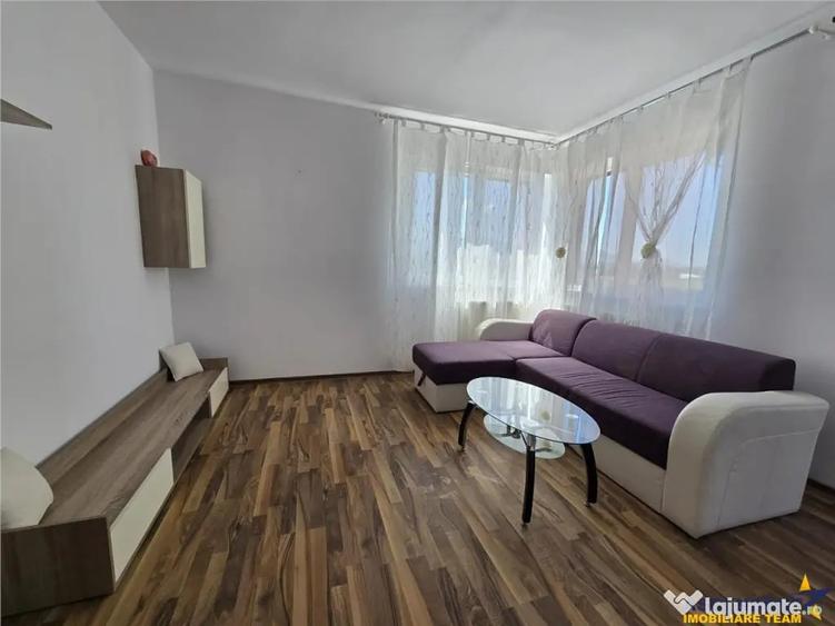 Garsonieră decomandată în Central