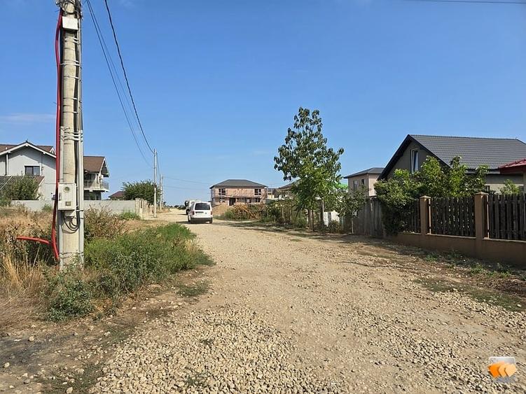 Teren Construcții intravilan de 450 mp, în Lazu