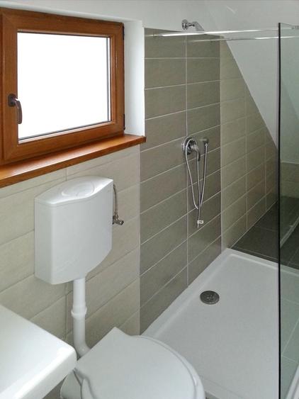 Casă individuală cu 7 camere cu Canalizare în Schei