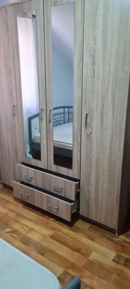 Apartament cu 3 camere decomandat în Grădiște