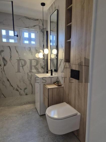 Apartament cu 3 camere semidecomandat în Circumvalațiunii
